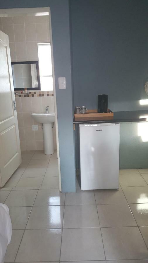 Silver Rest Guesthouse Mafikeng Exteriör bild